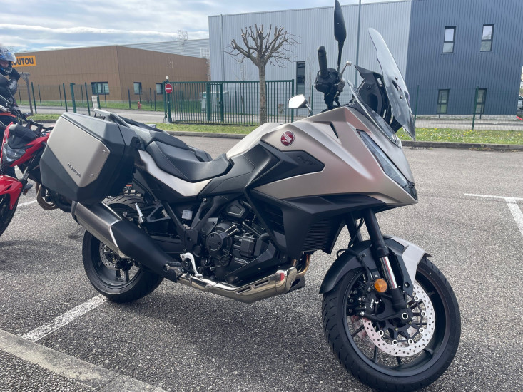 HONDA NT1100 NT 1100 DCT 2025 50 KMS - BOURGOIN JALLIEU