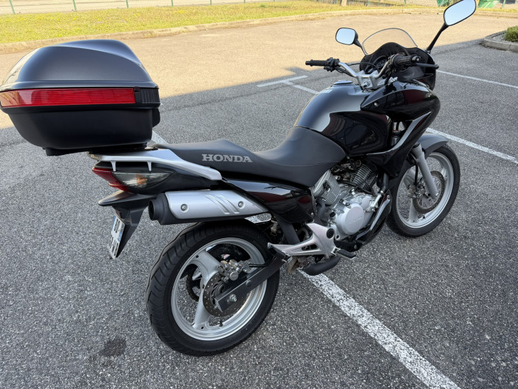 HONDA XL125V VARADERO 2010 - BOURGOIN JALLIEU