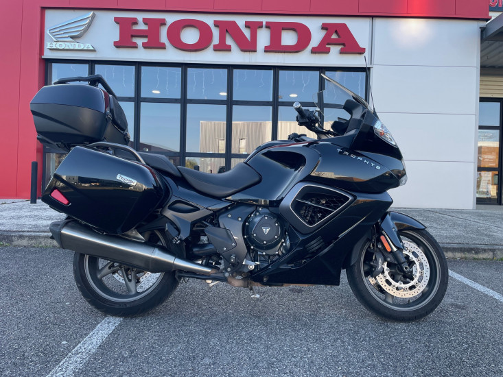 TRIUMPH 1200 TROPHY SE 2016 - BOURGOIN JALLIEU