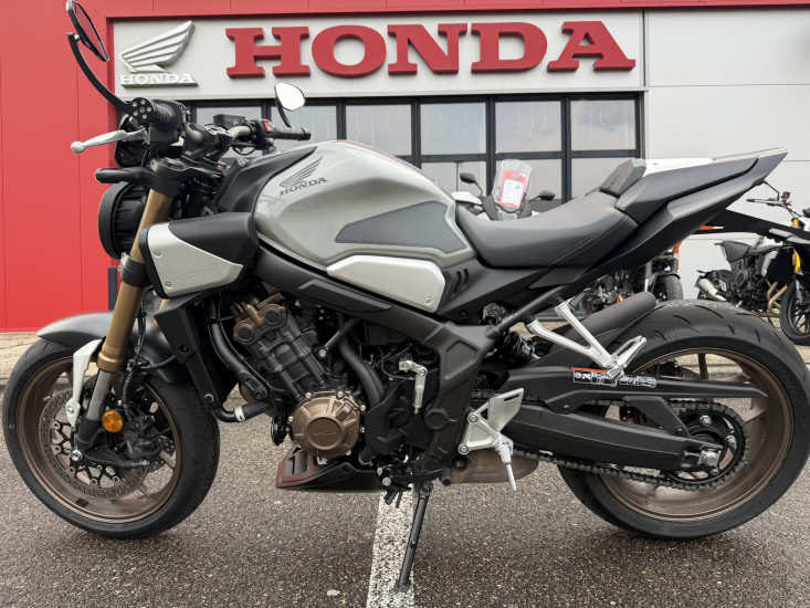 HONDA CB650R E-CLUTCH 2025 A2 - BOURGOIN JALLIEU